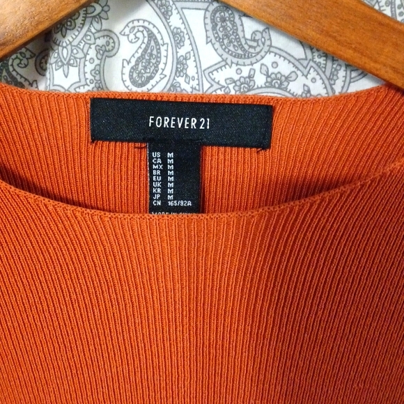 Forever 21 crop top - Picture 2 of 3